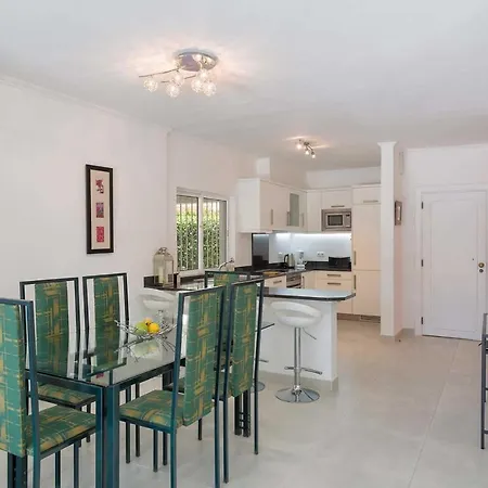 Sleeps 6 With Pool Air Con And Wifi Villa *